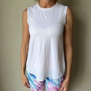 Athleta bright white xxsmall tank top.